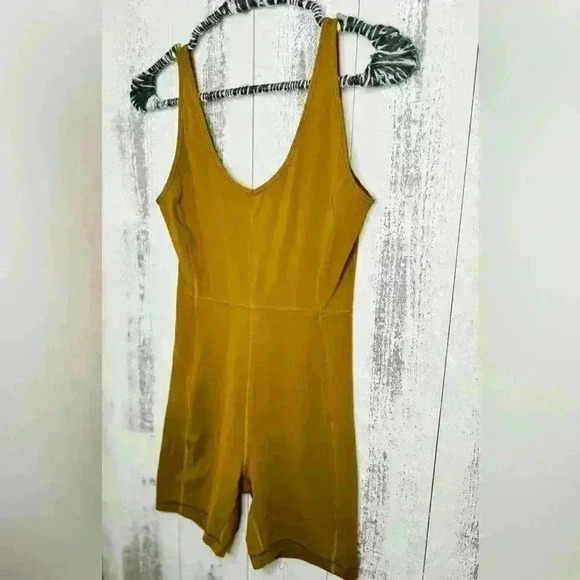 Lululemon Sweat Intention Bodysuit/Onesie Shorts in Gold Spice - Picture 6 of 14